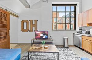 Gallery image of 205- DT Huge Loft Parking Fast Wi-Fi Sofa Bed in Cleveland