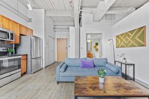 Afbeelding uit fotogalerij van 305-Rustic Chic Luxe Hideaway Cafe Wi-Fi Parking in Cleveland