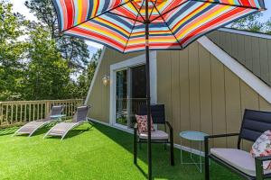 Fotografie z fotogalerie ubytování Riverside Dreams -golfcart-views-screened porch v destinaci Piney Point + 14 fotografií