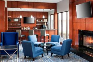 Posezení v ubytování Courtyard by Marriott Waco