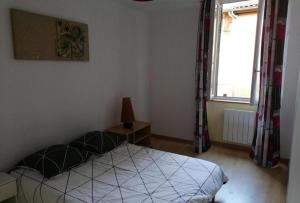 Postel nebo postele na pokoji v ubytování hébergement fermée + 9 fotografií