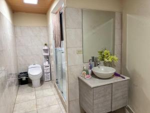 Koupelna v ubytování Residencia en Tablas Abajo + 5 fotografií