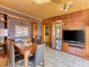 TV a/nebo společenská místnost v ubytování Holiday Home El Vendrell near Beach