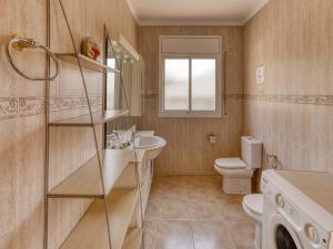 Koupelna v ubytování Holiday Home El Vendrell near Beach