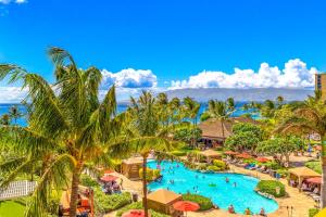 Bazén v ubytování KBM Resorts FREE CAR Honua Kai Hokulani Ocean view 2-Bedroom Condo Recently Remodeled HKH-409 nebo v jeho okolí