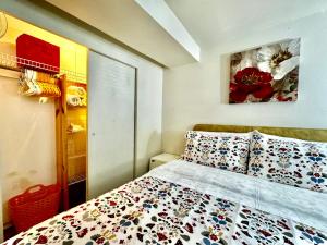 Postel nebo postele na pokoji v ubytování Cozy Private Room with Shared Bathroom on the 1st Floor - Conveniently Located near SeaTac Airport and Downtown