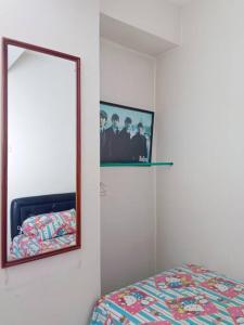 Voodi või voodid majutusasutuse COZY 2BR Pinewood Apt Jatinagor with Wi-Fi n Pool by 2ndHome toas
