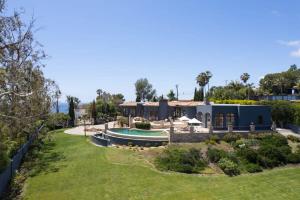 Πισίνα στο ή κοντά στο Carbon Mesa by Stay Awhile Villas