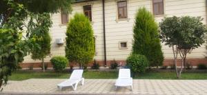 Un jardín fuera de Club Resort Kulob 29 fotos más