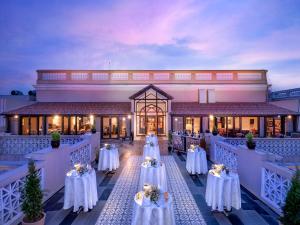 Restaurace v ubytování Welcomhotel by ITC Hotels, Raja Sansi, Amritsar + 37 fotografií
