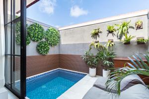 Πισίνα στο ή κοντά στο Cove Anantaha Loft & Villa