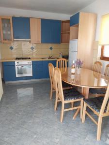 Kuchyňa alebo kuchynka v ubytovaní Apartments Josip