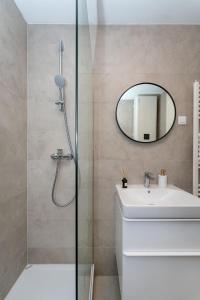 Ένα μπάνιο στο Luxury apartment Niko - garage space and panoramic view +26 φωτογραφίες