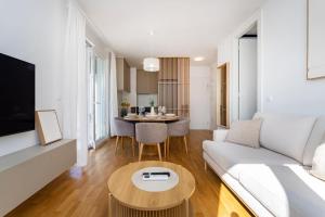 Η κουζίνα ή μικρή κουζίνα στο Luxury apartment Niko - garage space and panoramic view