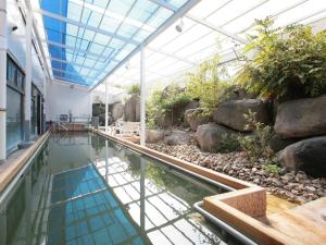 Bazén v ubytování Ichimanri Hotel Golden Century nebo v jeho okolí