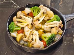 豪华帐篷内部或周边提供的食物
