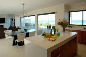 Ποτά στο Home By The Sea
