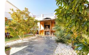 A garden outside Raco de Lis