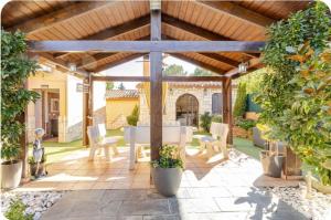 A garden outside Raco de Lis