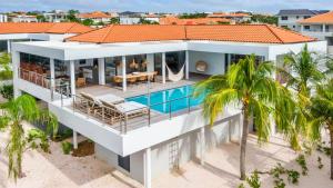 Bazén v ubytování The Villas by LXRYHOME nebo v jeho okolí