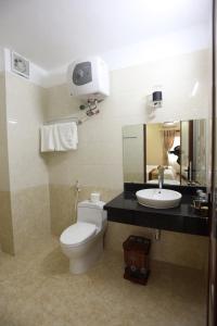 Bilik mandi di Royal Hotel Ha Giang
