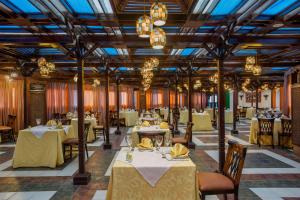 A restaurant or other place to eat at Sultan Gardens Resort Sharm El Sheikh - Ultra All Inclusive