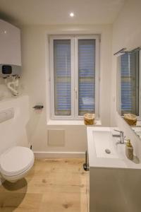 Et badeværelse på Le Lupin - Petite terrasse - 250m plage + 9 billeder