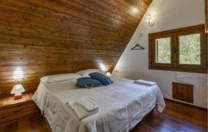 Postel nebo postele na pokoji v ubytování 3 Bedroom Lovely Home In Trecastagni