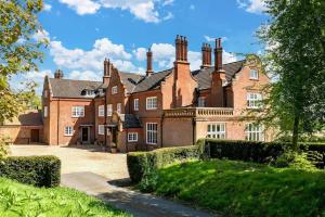 Tòa nhà nơi căn hộ tọa lạc