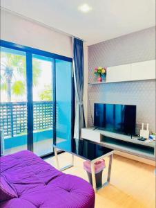 Μια τηλεόραση ή/και κέντρο ψυχαγωγίας στο Minnie room Pattaya 3