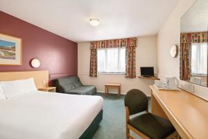 Μια τηλεόραση ή/και κέντρο ψυχαγωγίας στο Days Inn Hotel Sheffield South
