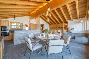 Kuchyň nebo kuchyňský kout v ubytování Chalet La Vue, Les Crettaux - Nendaz