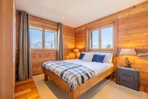Postel nebo postele na pokoji v ubytování Chalet La Vue, Les Crettaux - Nendaz
