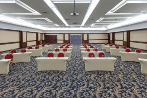 The business area and/or conference room at Anemon Grand Manisa Otel