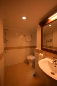 Vannituba majutusasutuses Gallery Park Hotel