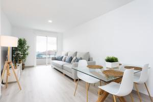 Χώρος καθιστικού στο Home2Book Relaxing Poolside Escape, Arona