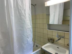 Baðherbergi á Revier schlicht und bahnsinnig