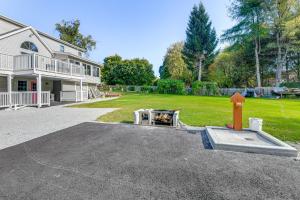 Taman di luar Lake Champlain Fun Apt with Fire Pit and Large Yard!