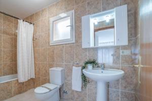 Koupelna v ubytování Jouvacations Villa Freser
