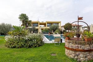Villa con patio y piscina en Agriturismo Le Campagnole Pink, en Bardolino