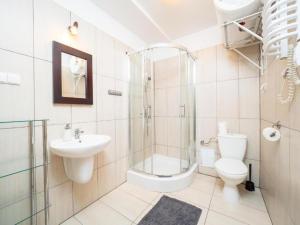 Kúpeľňa v ubytovaní Hotel i Apartamenty pod Śnieżnikiem