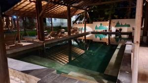 Bazén v ubytování Alamanda Family Villas, Pool & Local Tours nebo v jeho okolí