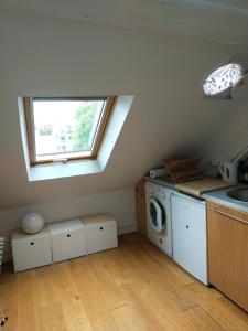 Photo de la galerie de l'établissement Studio sous les toits et mezzanine - Vincennes, à Vincennes