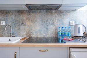 Kuchnia lub aneks kuchenny w obiekcie Apartament Centrum 32m2 Kłodzko - Przyjaciół Ziemi Kłodzkiej - Spokój, Cisza, Bliskość Atrakcji