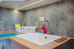 Łazienka w obiekcie Apartament Centrum 32m2 Kłodzko - Przyjaciół Ziemi Kłodzkiej - Spokój, Cisza, Bliskość Atrakcji