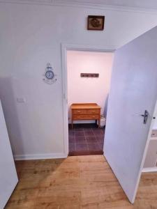 Mynd úr myndasafni af Howsthaserenitee - 3BR house with bay views í Coffin Bay