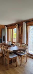 Fotografia z galérie ubytovania Le Coucou - Grand chalet - Parking - WIFI - ALLOS - 10adul+2enf v destinácii Allos
