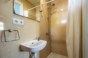 Mallorca Rooms Can Pastilla的一间浴室
