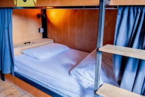 Katil atau katil-katil dalam bilik di Leevin Hostel George