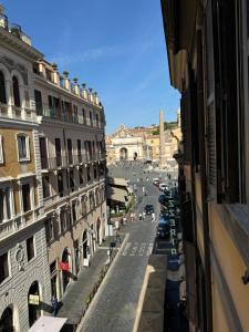 Vista generica su Roma o vista sulla città dall'interno dell'affittacamere